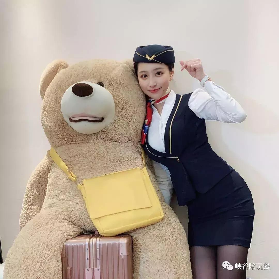 游戏主播周淑怡怎么了,周淑怡与其他主播打游戏