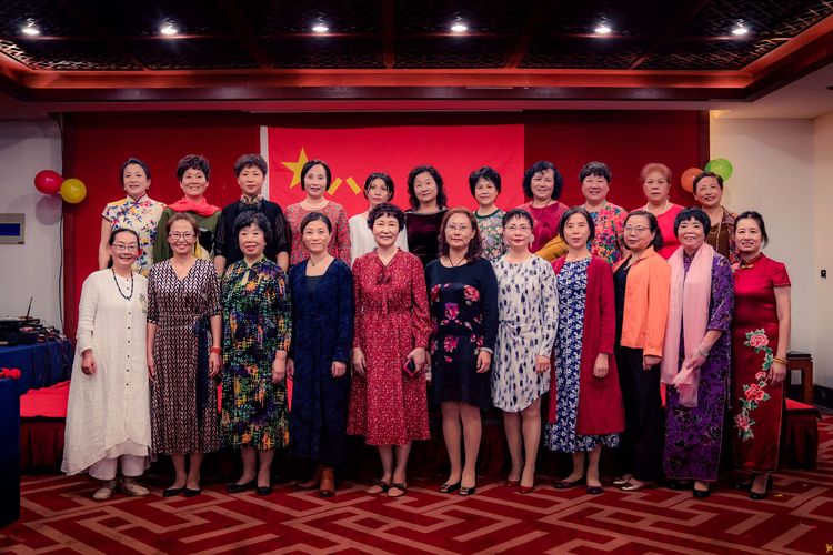 岁月不老我们不散全文,岁月不老我们不散什么意思