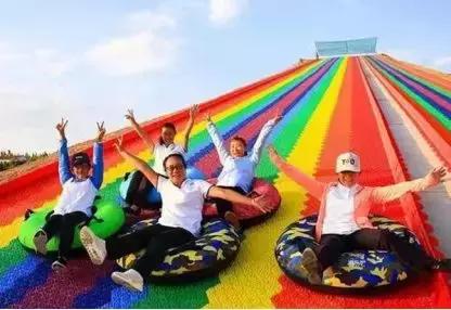 网红玩七彩滑道,广东彩虹滑道网红游乐