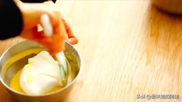 邱莹莹同款草莓奶油蛋糕，基础戚风胚，徒手脱模剖片及抹面挤花