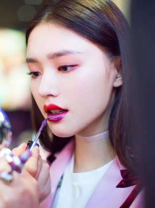 女明星用的化妆台,揭秘女明星的化妆台