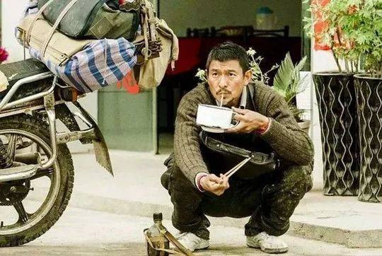 “19岁,她在暗网被30万欧元拍卖”