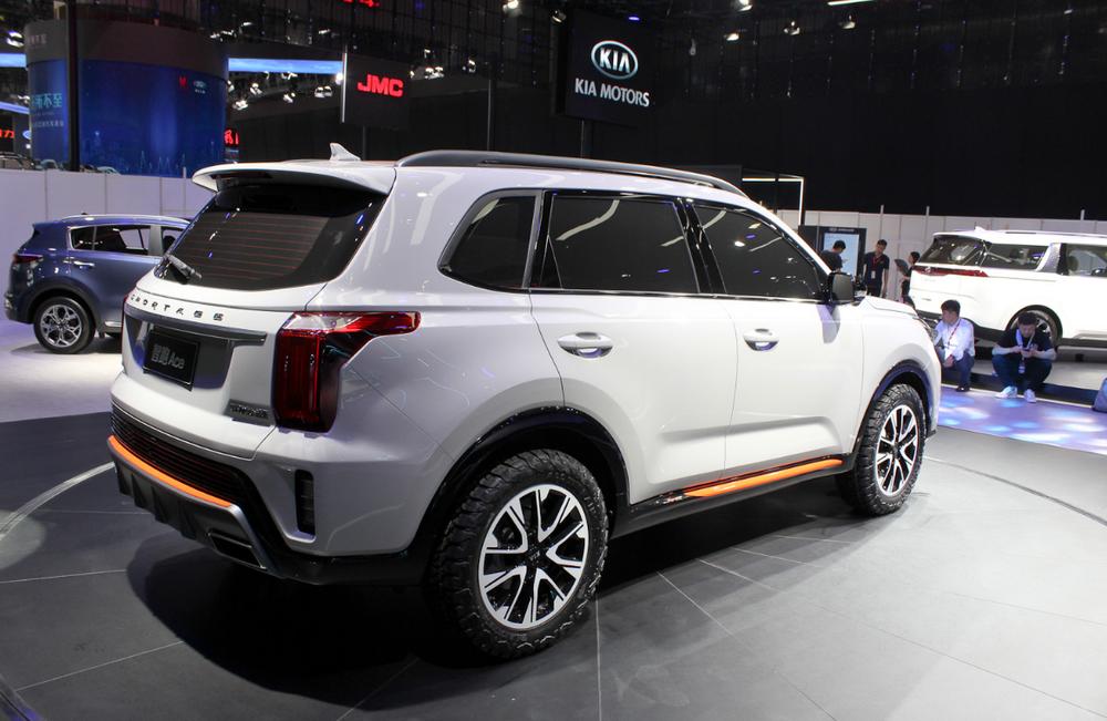 新款起亚智跑suv2022款,起亚智跑新款suv