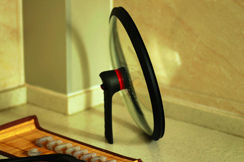 厨房空间开拓者---英国帝伯朗不粘锅，享受生活中美食的冲击