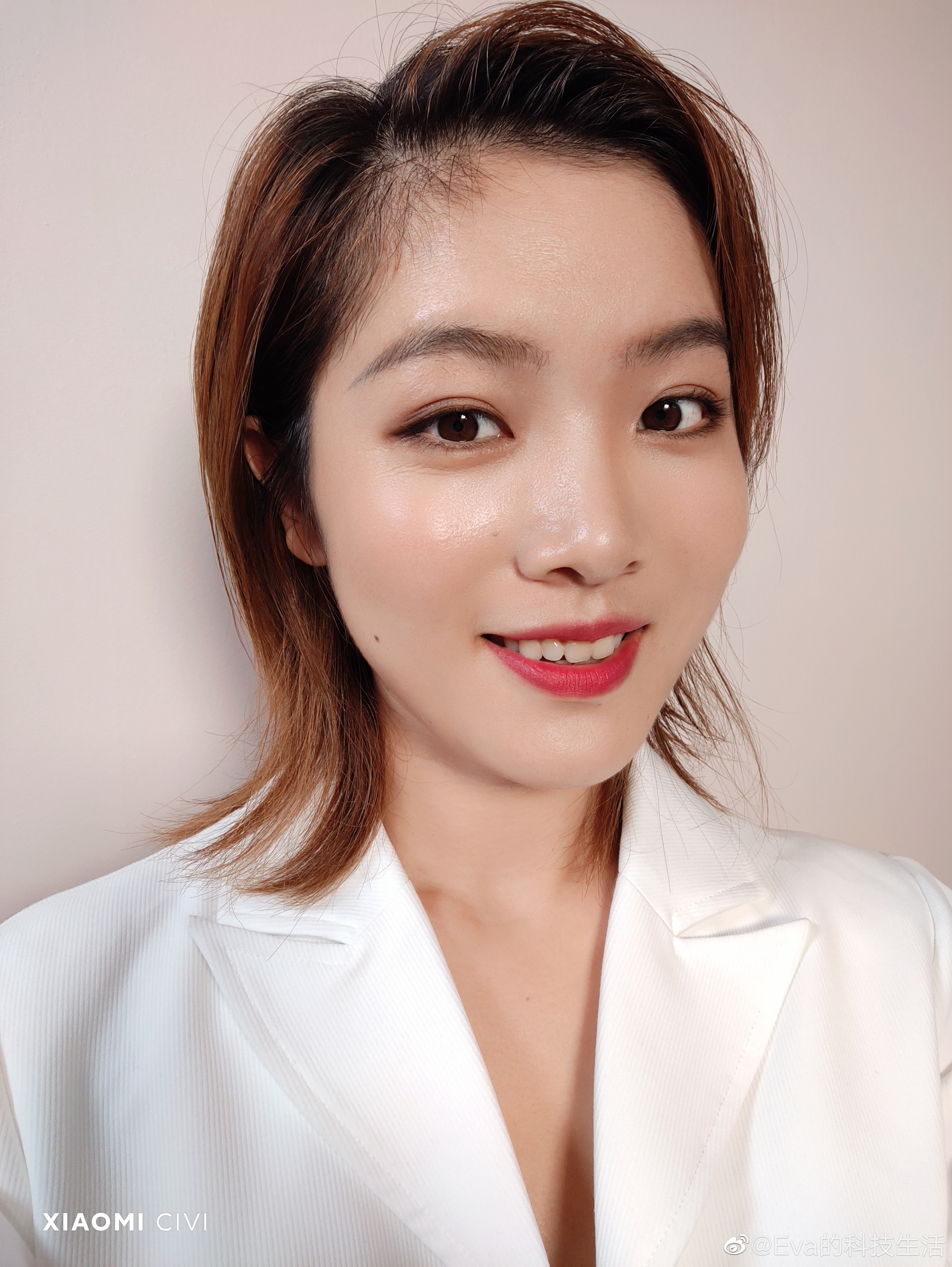 小米Civi自拍效果有多强？知名数码博主晒自拍，痘痘神奇的消失了