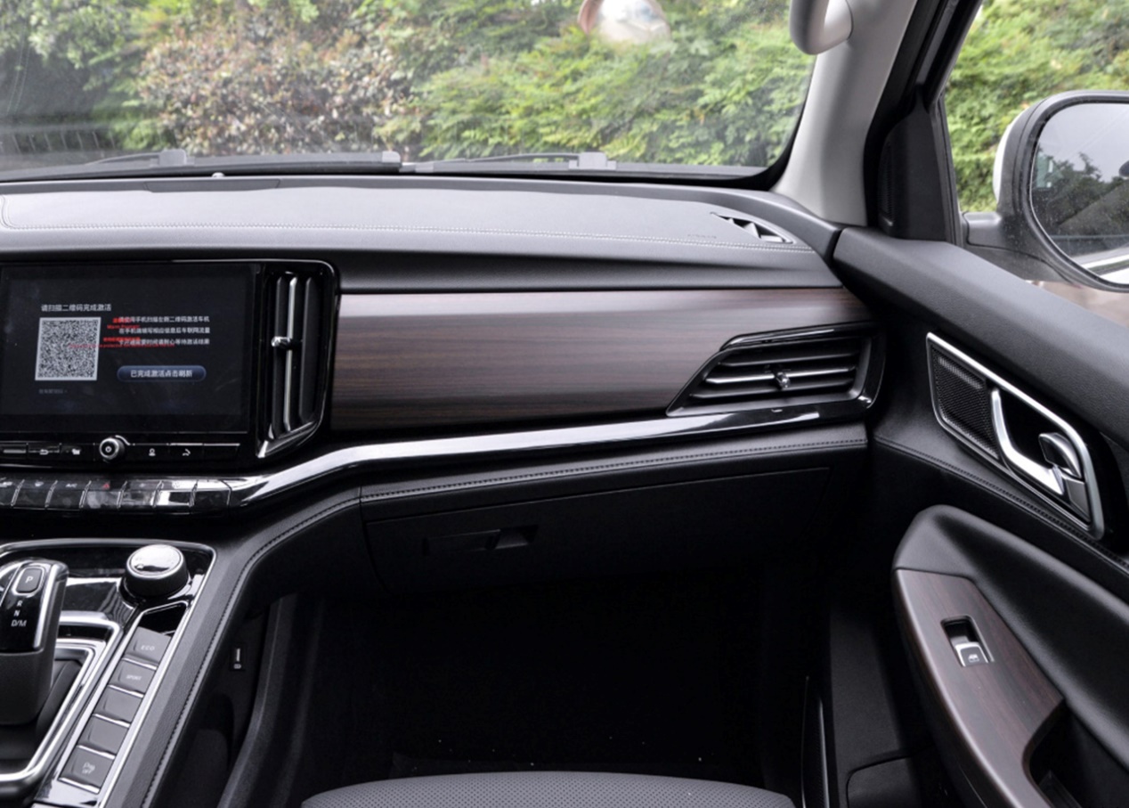 江铃驭胜s350和汉兰达,江铃驭胜s350柴油版左右线条