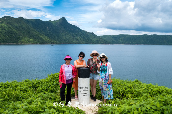 这个荒岛超多海胆和鲍鱼,但不能抓只能看,登岛还必须入境香港