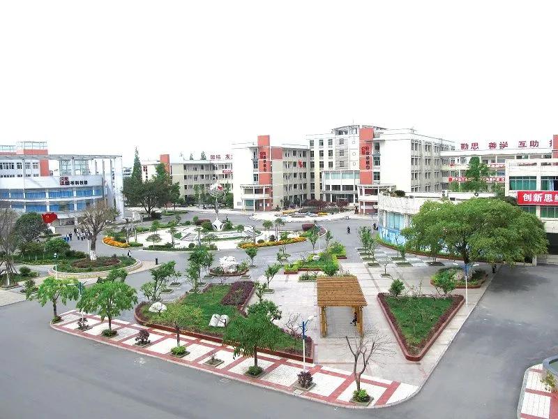 四川江油江高中学,四川省江油中学李白故里第一学府