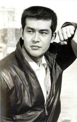 日本著名男星渡哲也一一人生就是忍耐