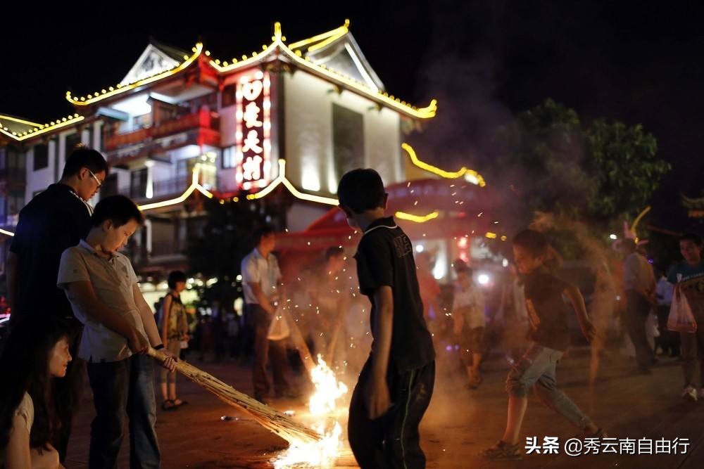 来云南感受彝族特色民族文化,云南彝族的文化和风土人情