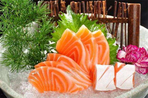 北京新发地查出病毒，三文鱼别生吃了，教你1种熟吃做法