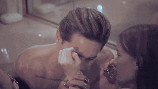 香水小百科:今夏,一起做个香香的人儿