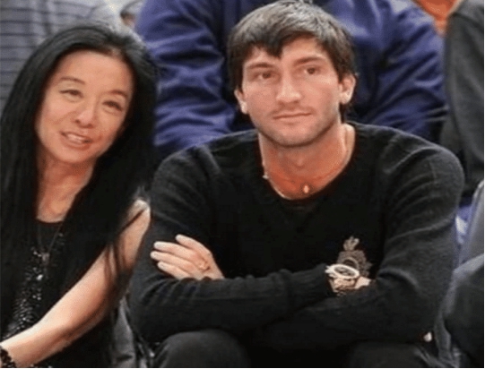 35岁奥运冠军恋上70岁的女富豪,35岁奥运冠军爱上中国富婆