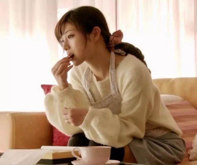 适合30-40岁穿的夏季穿搭,二十岁女生适合的时髦穿搭夏季