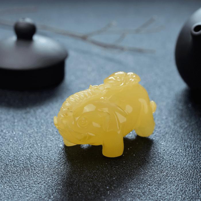 怎么鉴别二代蜜蜡和天然蜜蜡区别,二代蜜蜡原石怎么辨别