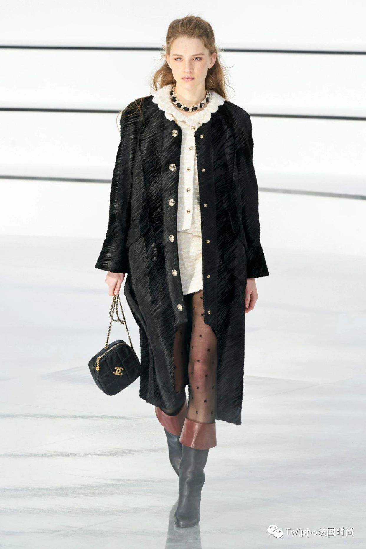 2020秋冬巴黎时装周givenchy秀场 (jacquemus 2020巴黎时装周秀场)