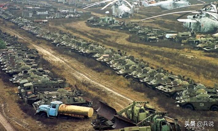 10吨猪肉换架米格24！以物换物：鞋子换坦克，衣服换军舰