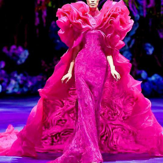 迪拜MichaelCinco王室晚宴高定礼服,贵族剪裁,高级感太美