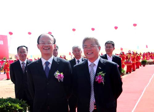 “变脸”有迹可循：深陷450亿债务危机，商业堡垒变成囚禁的牢笼