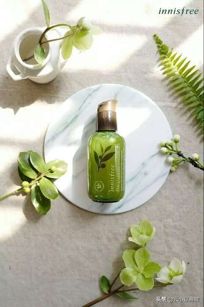 别笑了，你的粉都掉了