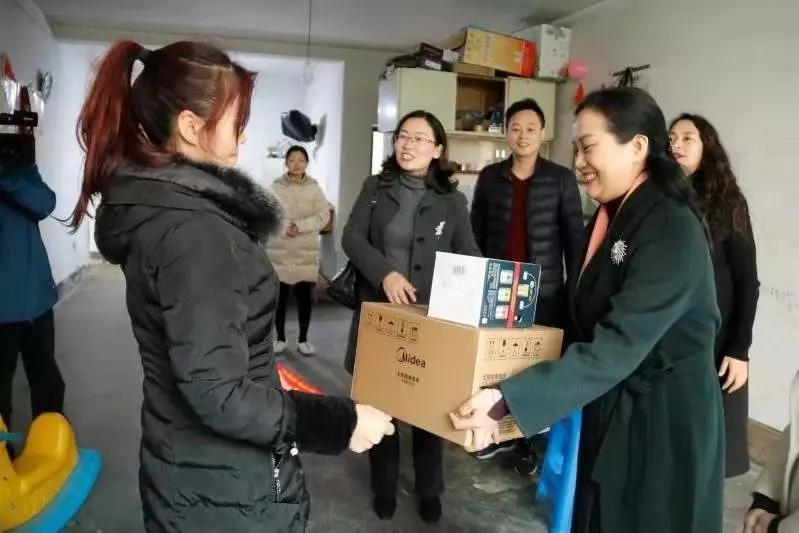 鍛ㄦ姤濡囪仈,濡囪仈鍛ㄦ姤涔¢晣