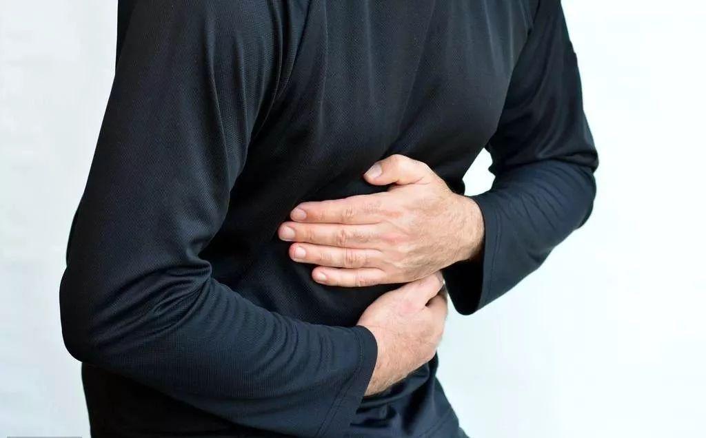 直肠癌手术后便血怎么治疗,直肠癌手术大便便血是怎么回事