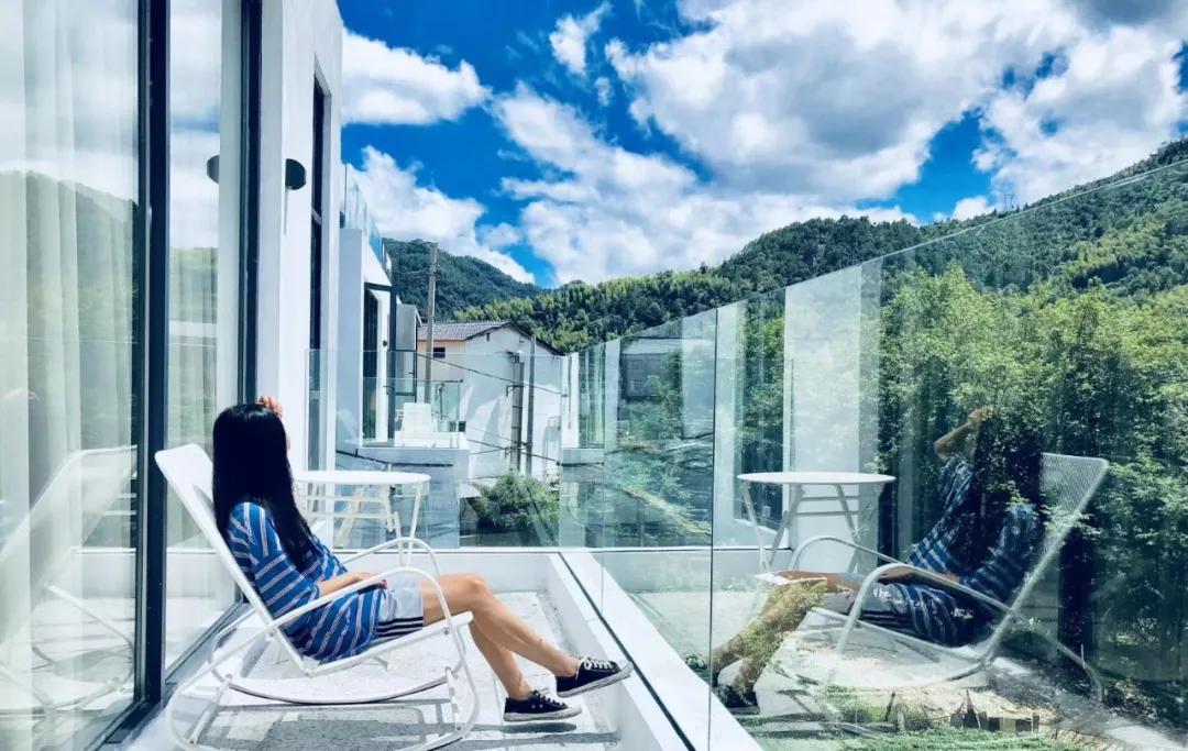 眺云海秘境、西子春晓，每一家都是旅行艺术，带你躺入春天~