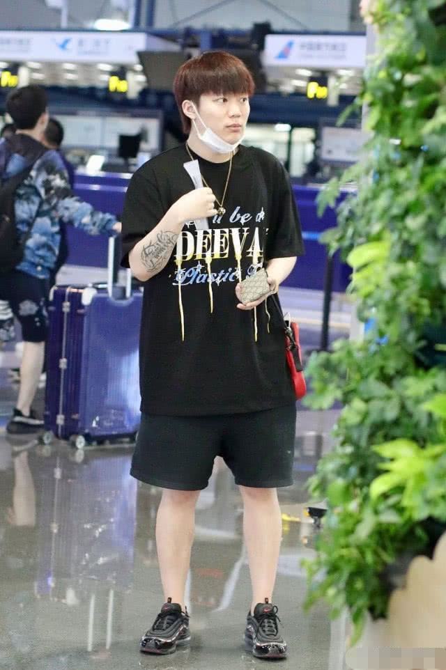 PGone素颜现身全面复出，人气火爆胜当年，经历风雨后变暖男