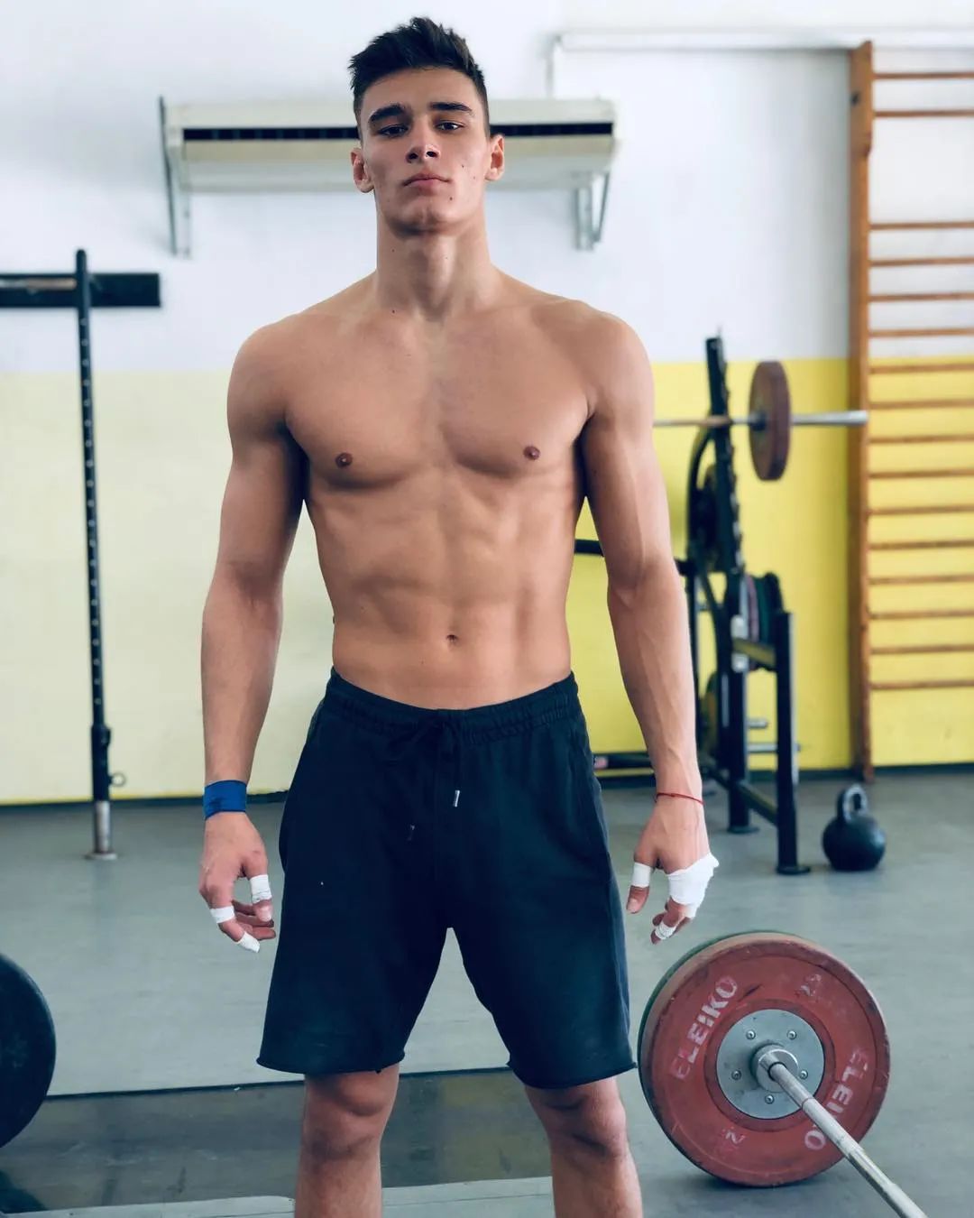 versace范思哲秀场,范思哲新模特