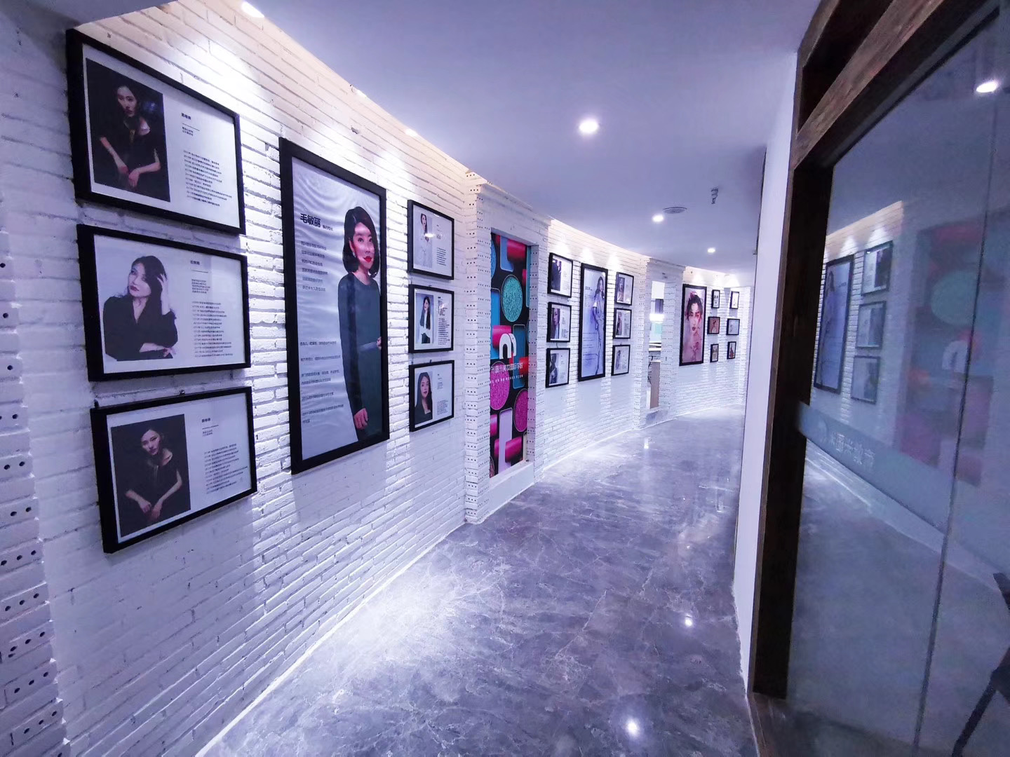 麦克老爹，获国际业界标杆米图米美妆妆容形象百万级系统规划