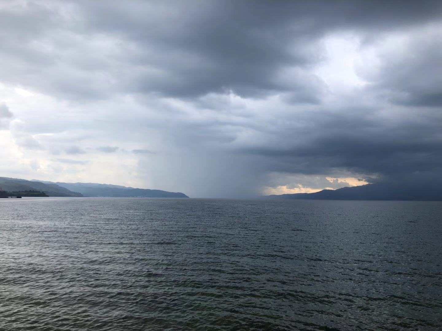 抚仙湖的浪漫,美丽的地方抚仙湖