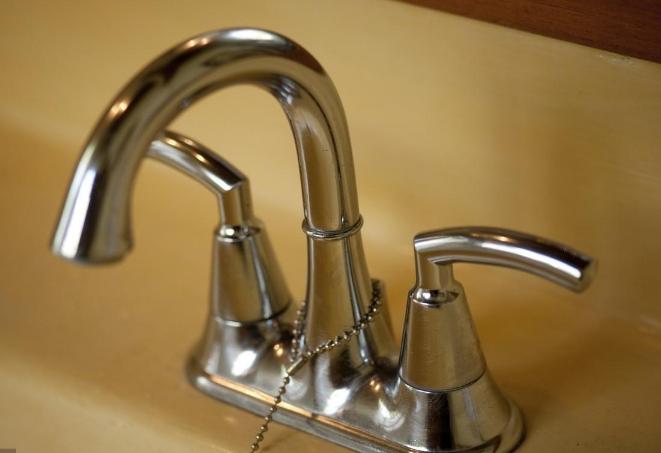 不锈钢和纯铜水龙头,水龙头买不锈钢还是电镀好