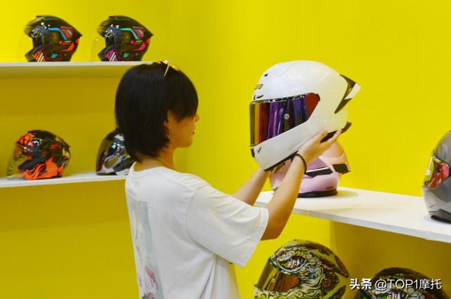 重庆摩博会丨GSB头盔探馆多款新品惊喜上市还有电加热镜片