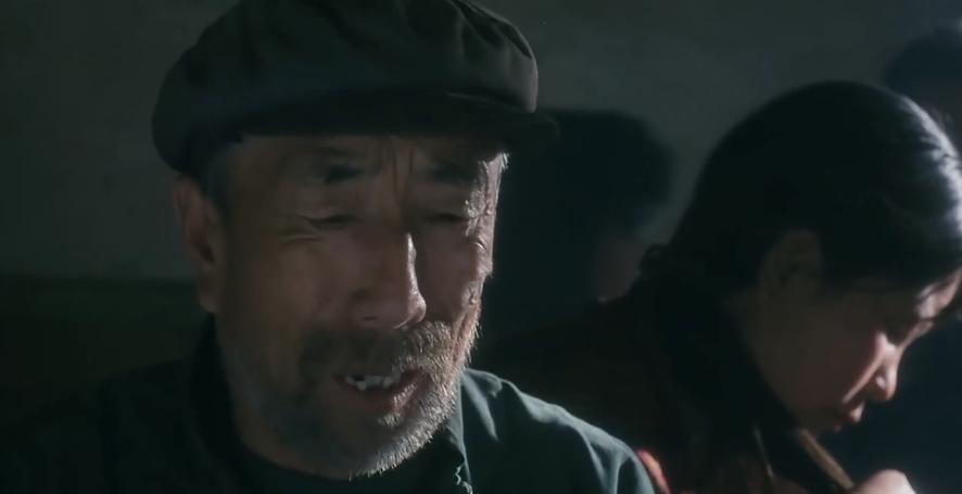 农村女人被家暴老人拿出两百万,农村女人被家暴老板拿出200万