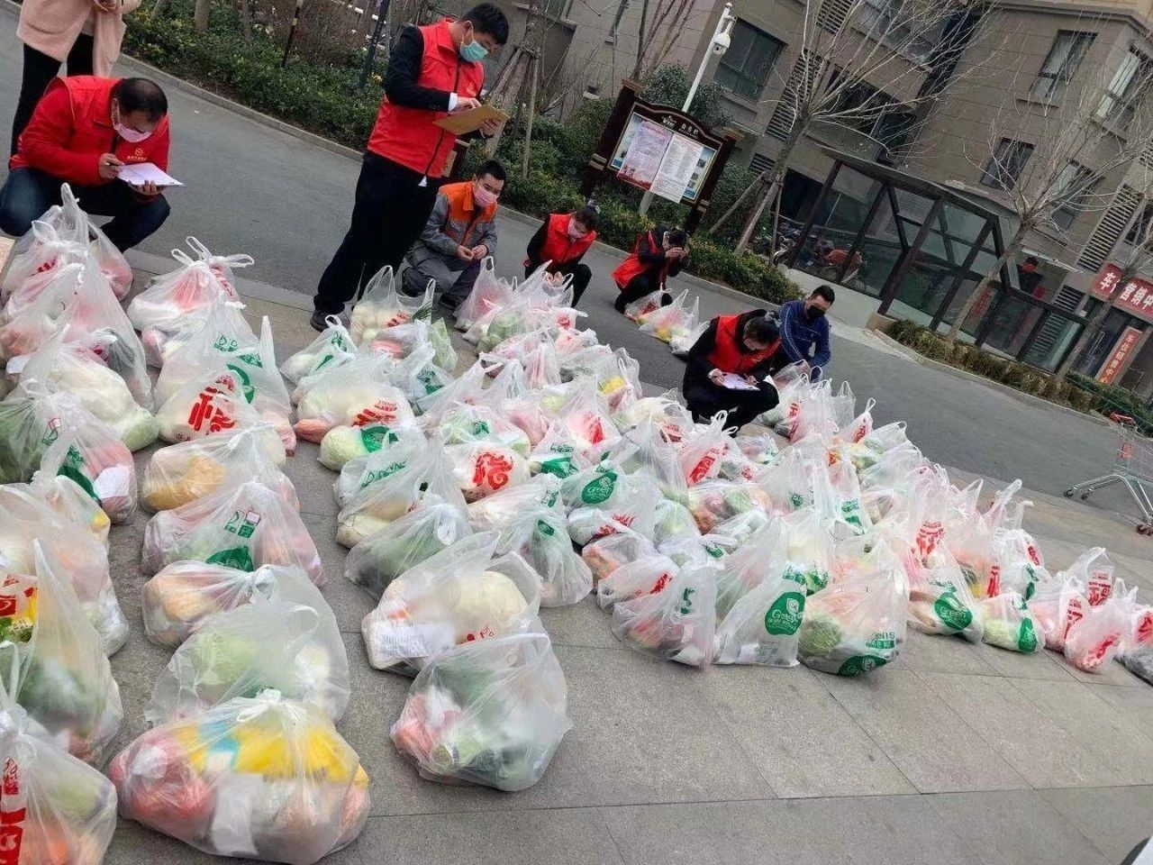 以爱筑墙共克时艰|逆行最美的星联芒果物业人