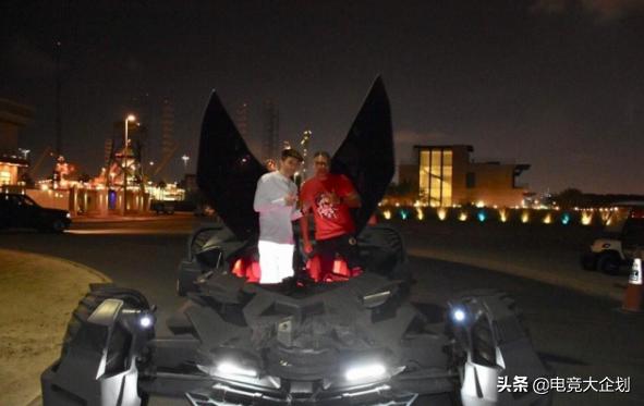 帝师与GAI爷互称兄弟!这个户外直播第一人究竟有什么背景?