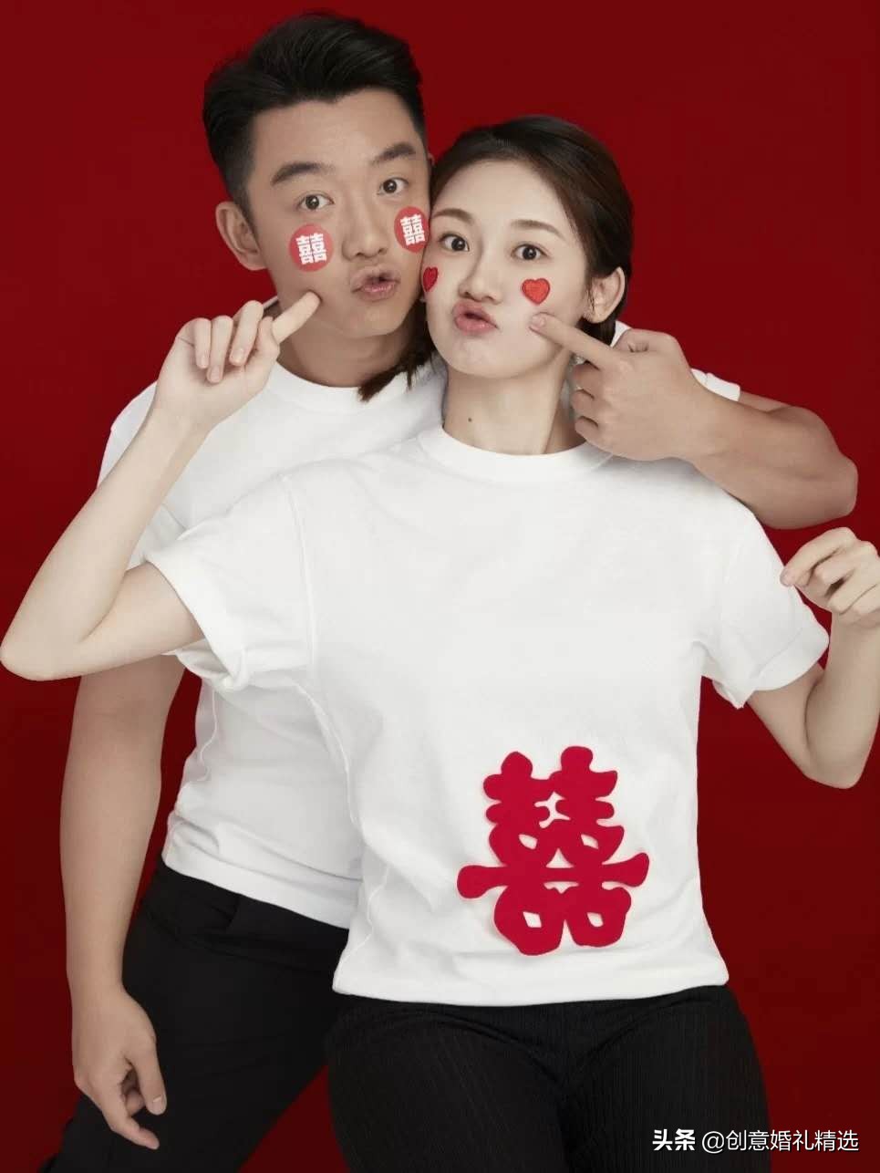 结婚证拍照新技能，学学郑恺苗苗领证pose超有爱，领证注意事项