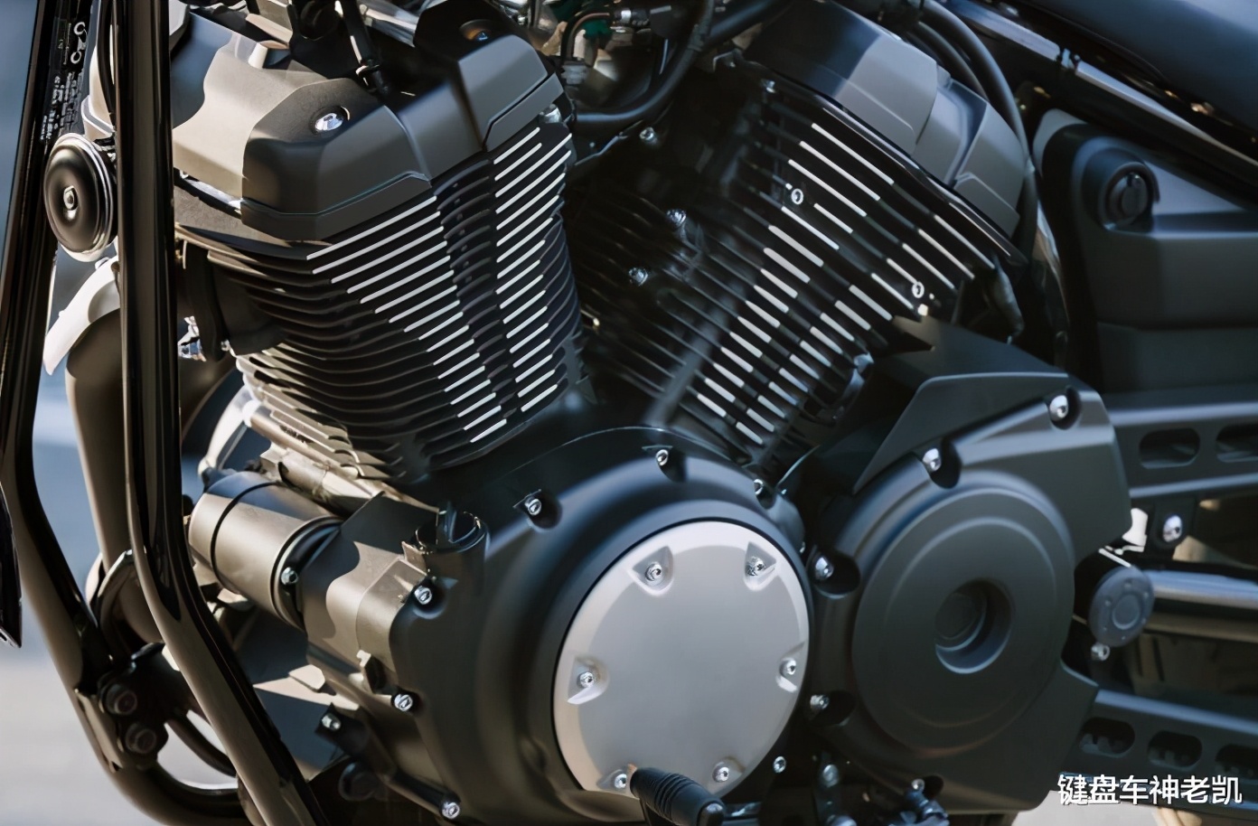 雅马哈BOLT更新2021款，和同为“日式太子”的CM1100你选谁？