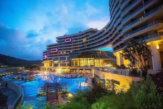 ￥998/2晚-超酷炫船型酒店！直面江湖双景！五星豪华游轮！