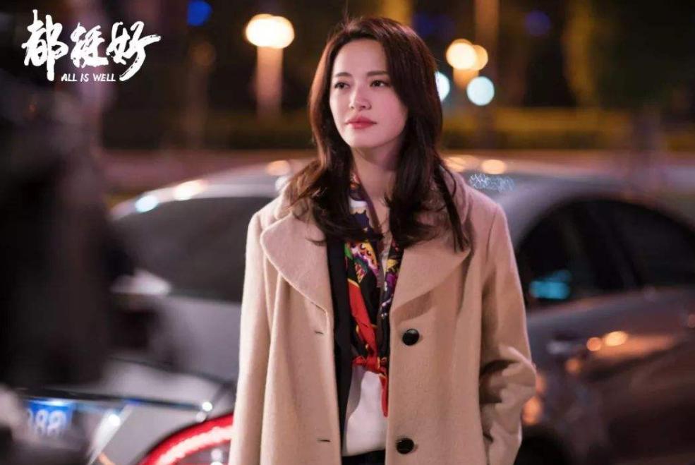 孟晚舟丝巾搭配图片,孟晚舟巾帼不让须眉的气质