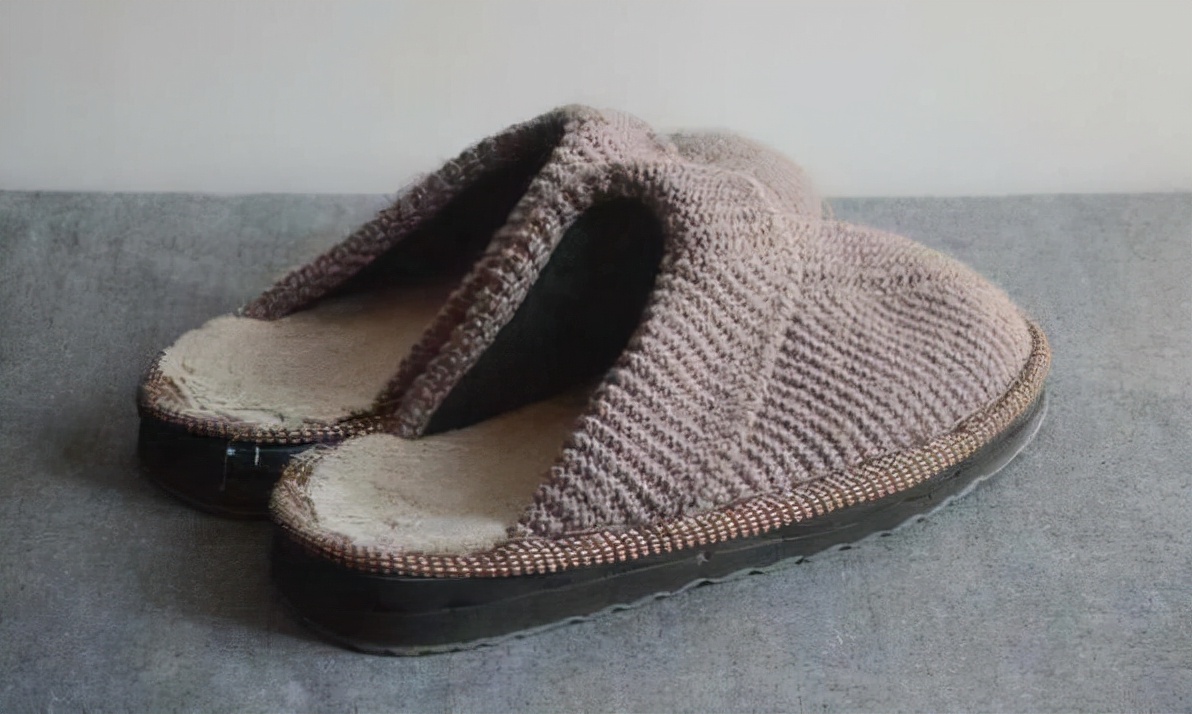 今年最火拖鞋结实耐穿又上档次,这款拖鞋火了舒适耐磨居家必备