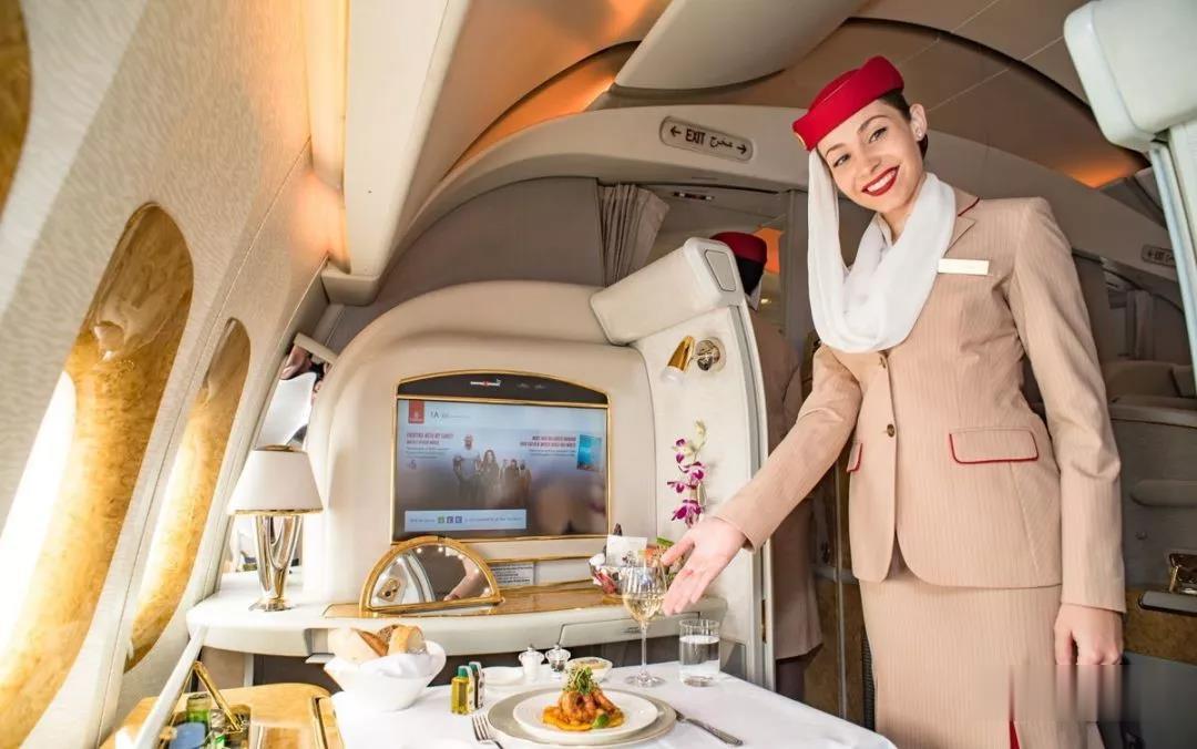 外航空乘制服top10 (外航红色制服)