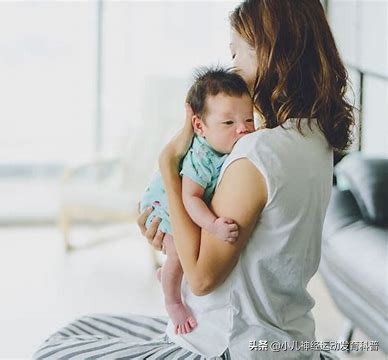 婴儿呕吐是啥引起的,婴儿溢奶的症状