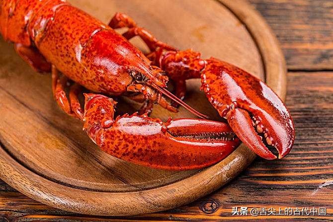 中国男足吃什么海鲜,中国男足球员吃饭