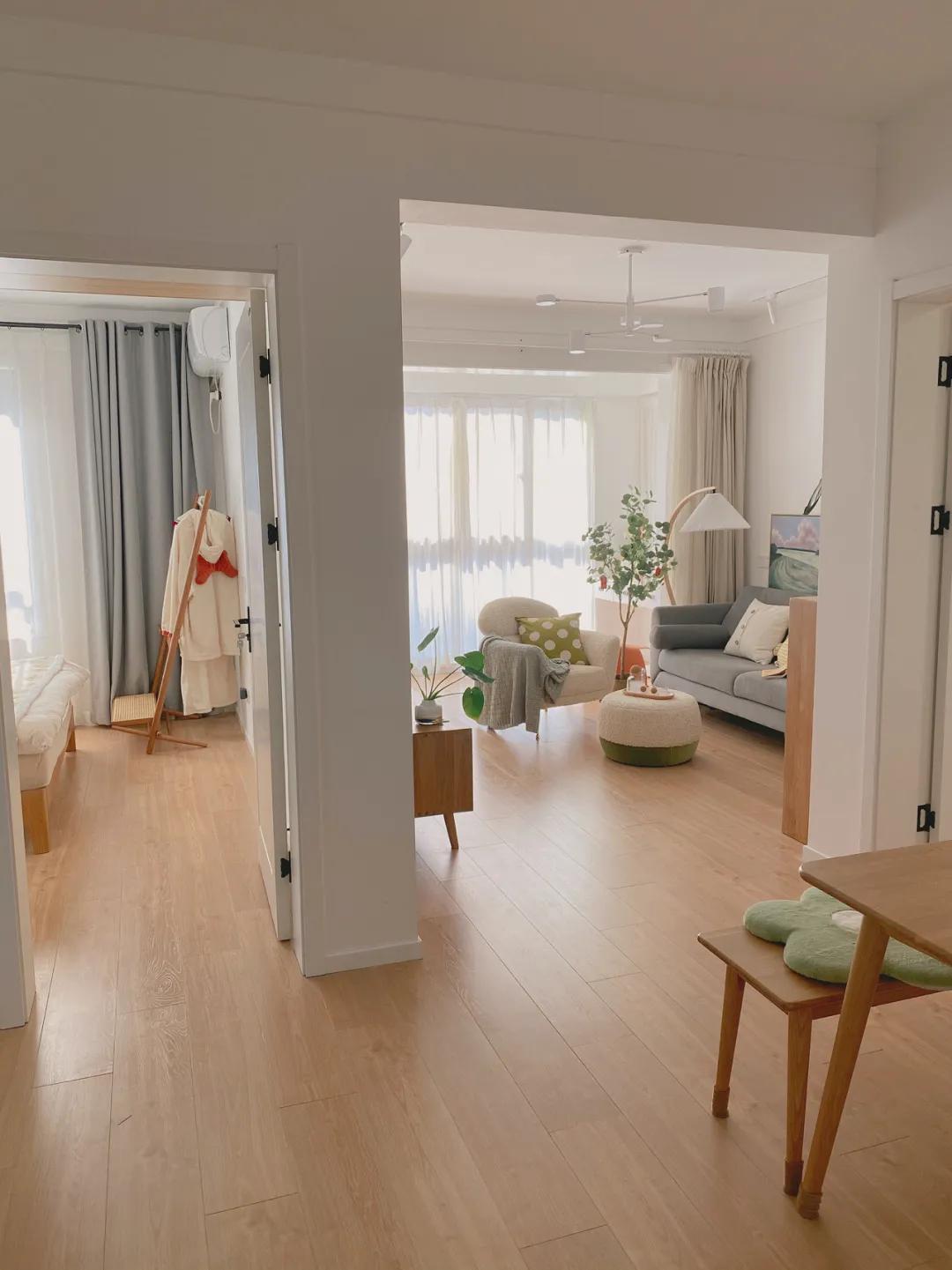 又一独居女孩爆红！买下60m²二手房，仅花4.5W装成全能“大胃王”