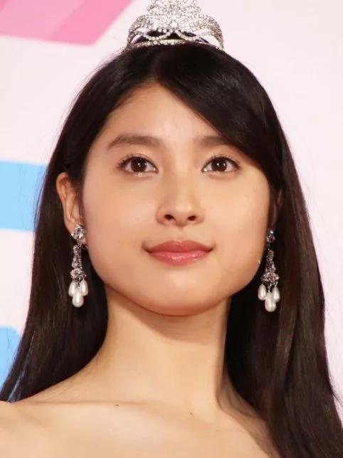 大龄圆脸适合什么样的女明星,明星圆脸怎么修饰脸型好看