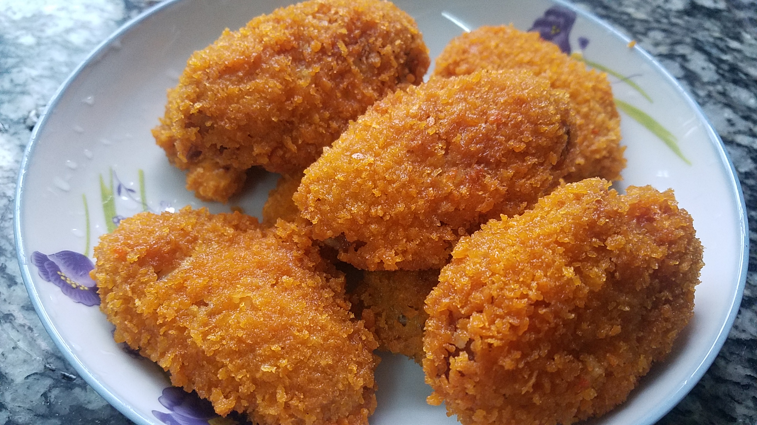 如何做卤香味瑞士鸡翅,辣盐鸡翅香味扑鼻而且做法也简单