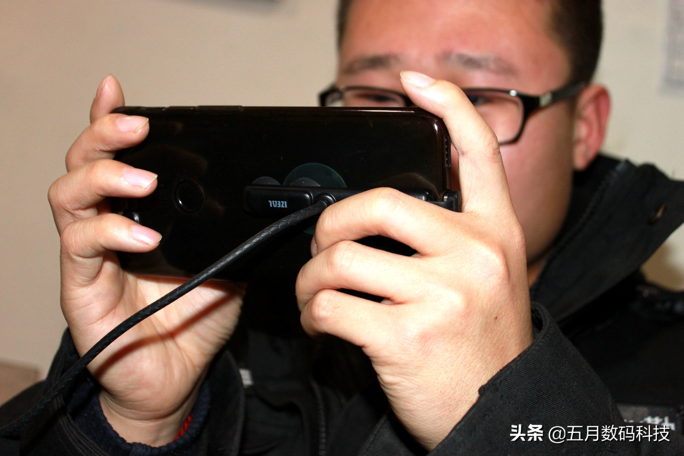 iZEAL艾泽游戏数据线，完美邂逅，成功吃鸡