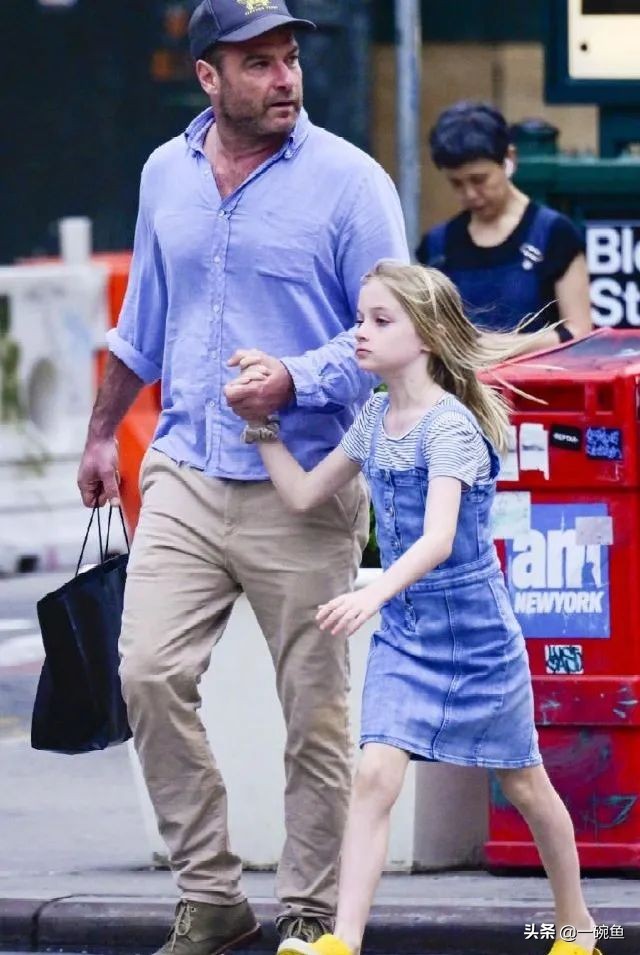 一个十几岁男孩的逆天颜值,中国12岁的逆天颜值