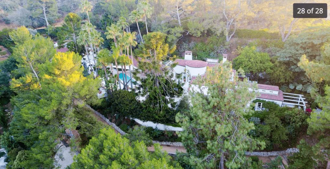 这个华人在美国被称作华人食神,80岁喜得子,老婆是美女还是硕士